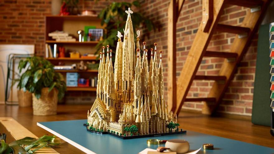 Lego converteix la Sagrada Família de Gaudí en el set més gran de la seva història amb 12.000 peces