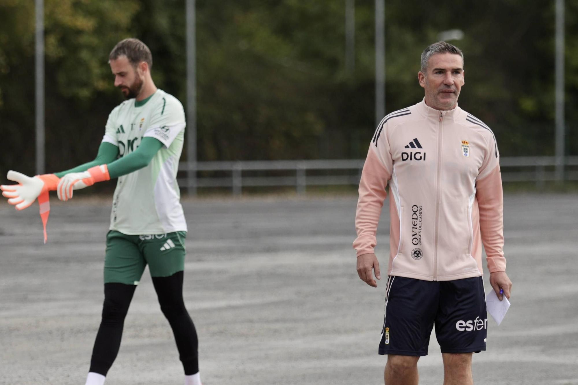 EN IMÁGENES: Así fue el primer entrenamiento de Luis Carrión al frente del Real Oviedo