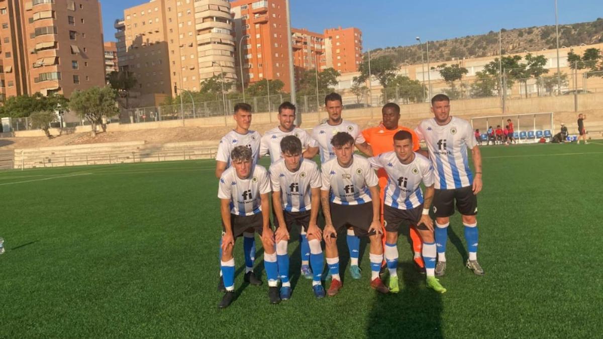 Formación titular del Hércules antes de la disputa de la eliminatoria de la Copa San Pedro contra el ASA Academy.