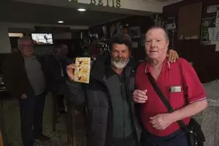 EN VÍDEO | Una de las agraciadas con el premio de la ONCE en Badajoz: "Pensé que era una broma cuando me avisó el dueño del bar"