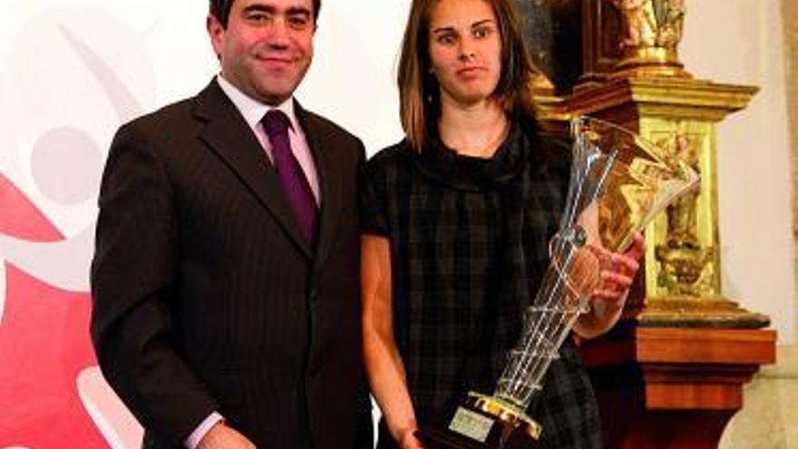 Eva Barrios, recogiendo un premio en la Gala Provincial del Deporte.