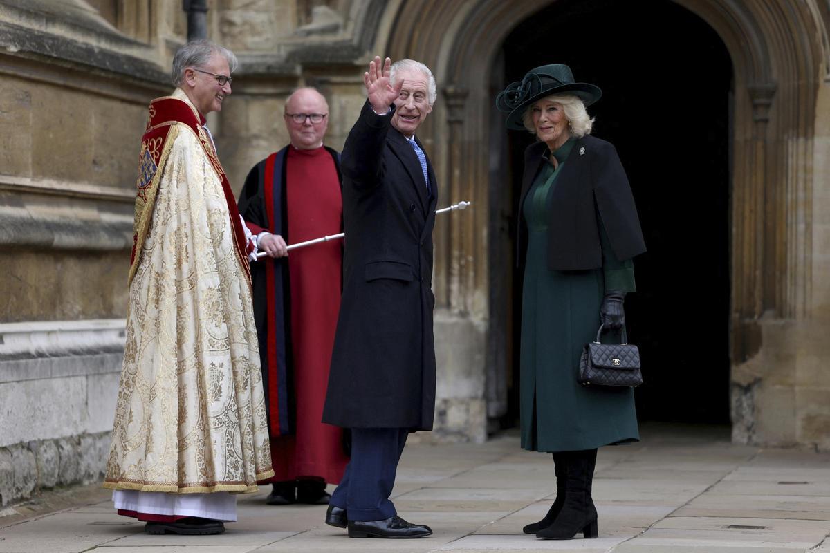 El rey Carlos III reaparece en la misa de Pascua en Windsor