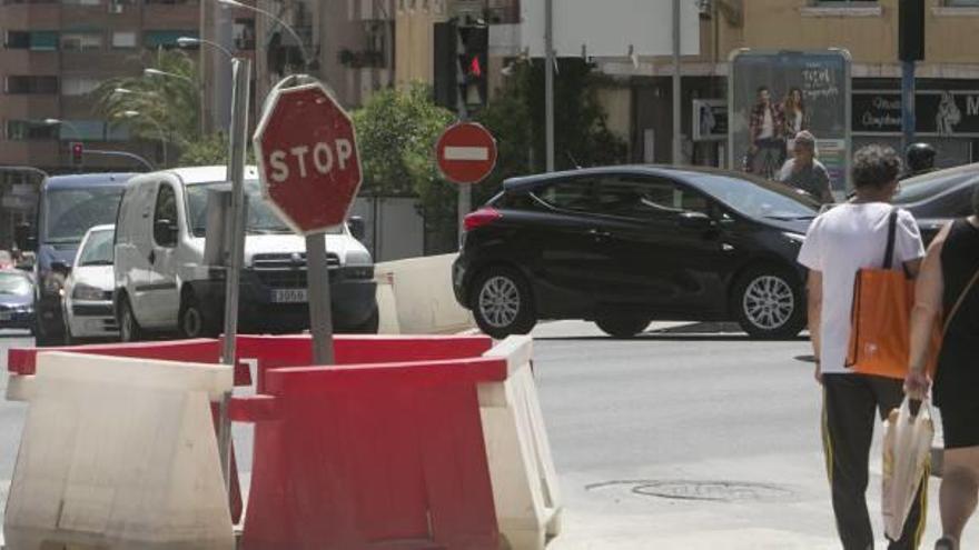 Gran atasco en Los Ángeles por el corte de una calle