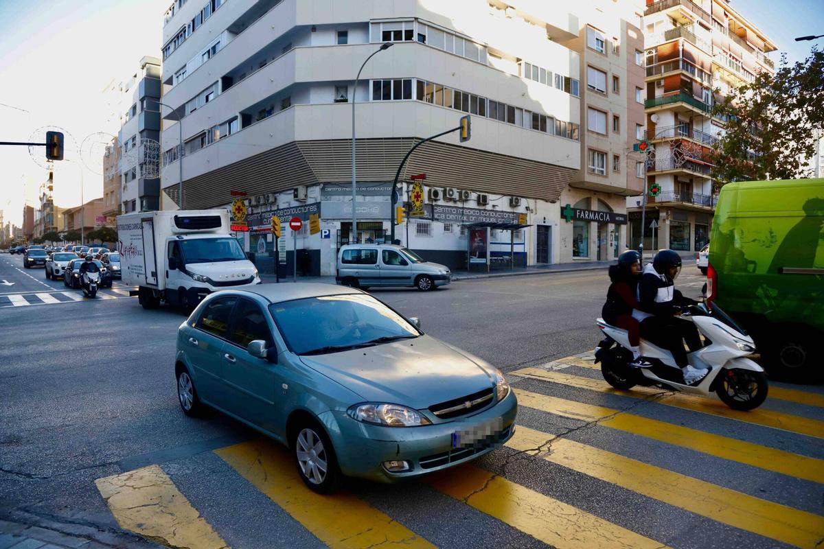 MLG 19-12-2025.-Tráfico intenso en los alrededores de calle Eugenio Gross y Las Chapas a causa de las obras del Metro