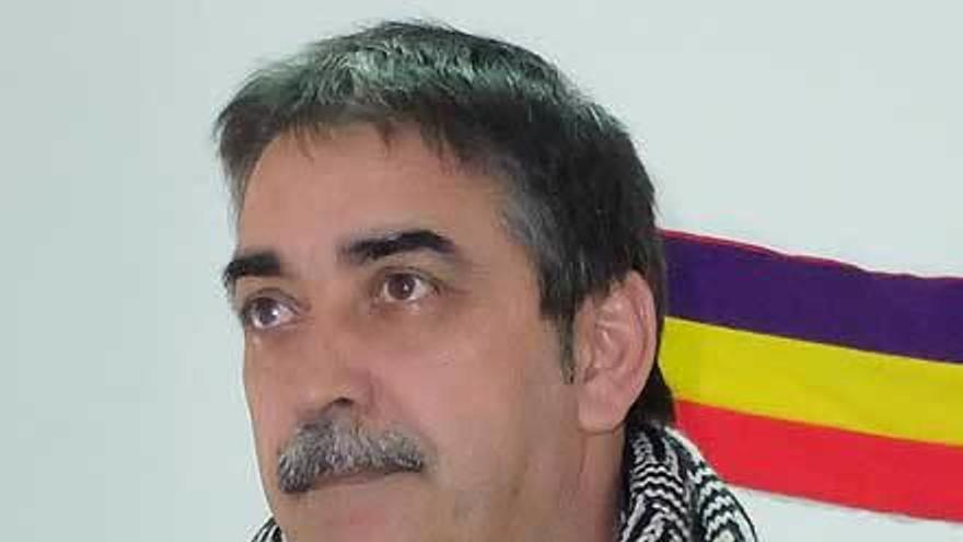 José González.