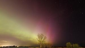 Una de las auroras boreales vista en la jornada pasada en Estados Unidos.