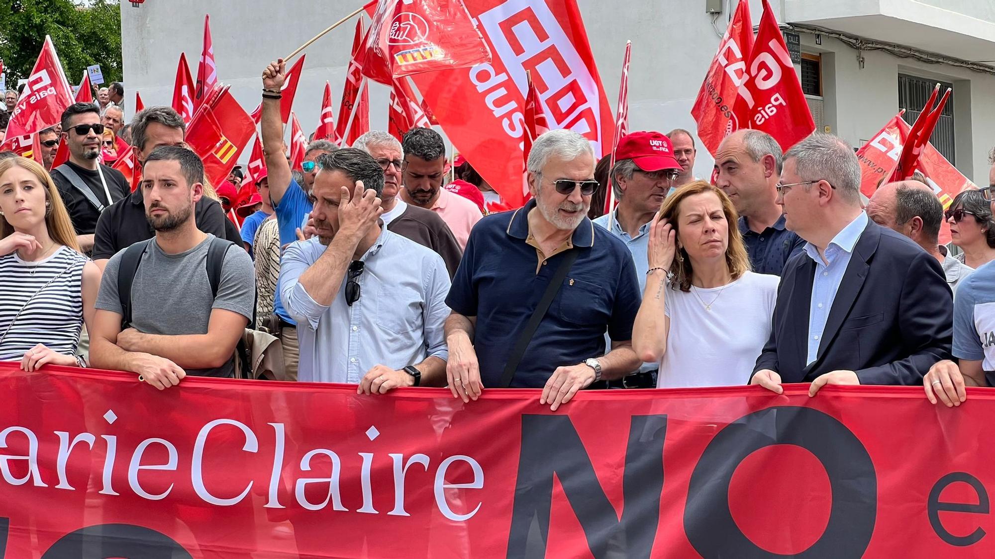 Galería de fotos: 2.000 personas claman por una solución ante el inminente cierre de Marie Claire