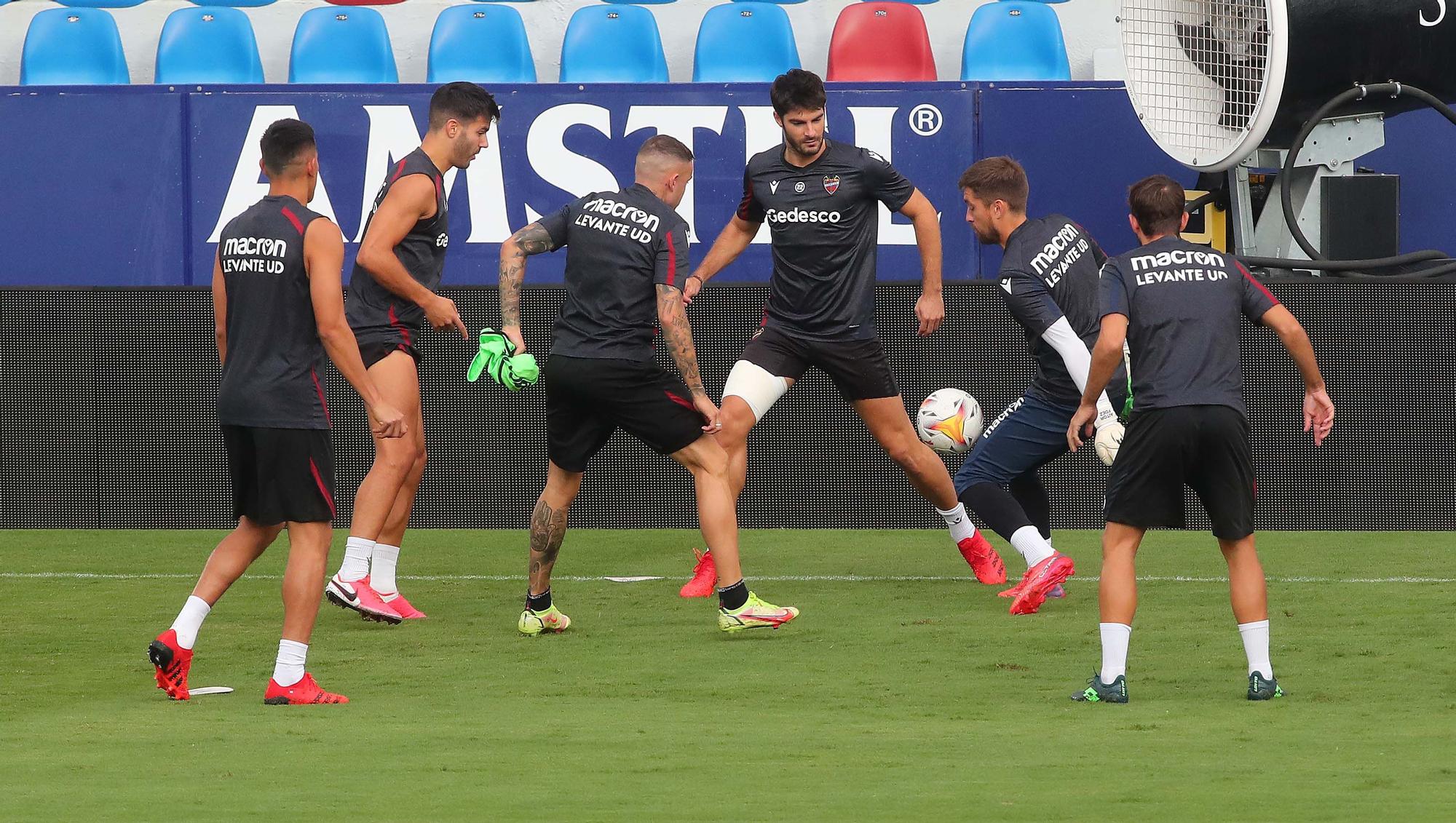 Entrenamiento del Levante previo al partido del Celta