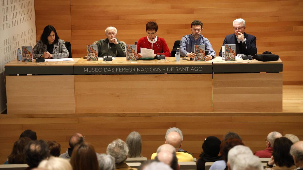 Natividade González, Francisco Rodríguez, Pilar Reino, Alexandre Peres e Daniel Lorenzo durante a presentación
