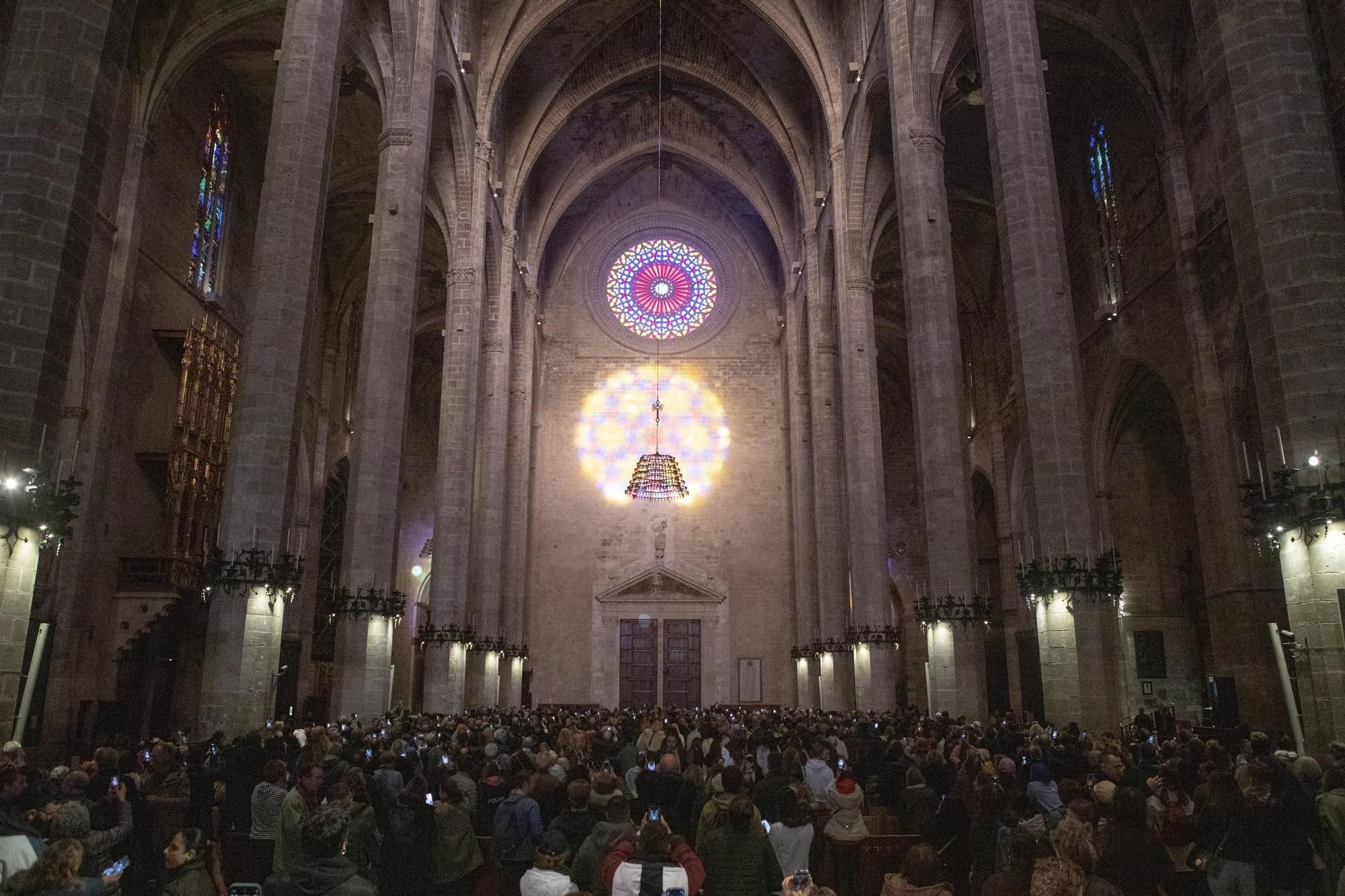 Fest des Lichtes auf Mallorca: So war die magische Acht am Freitag in der Kathedrale von Palma zu sehen