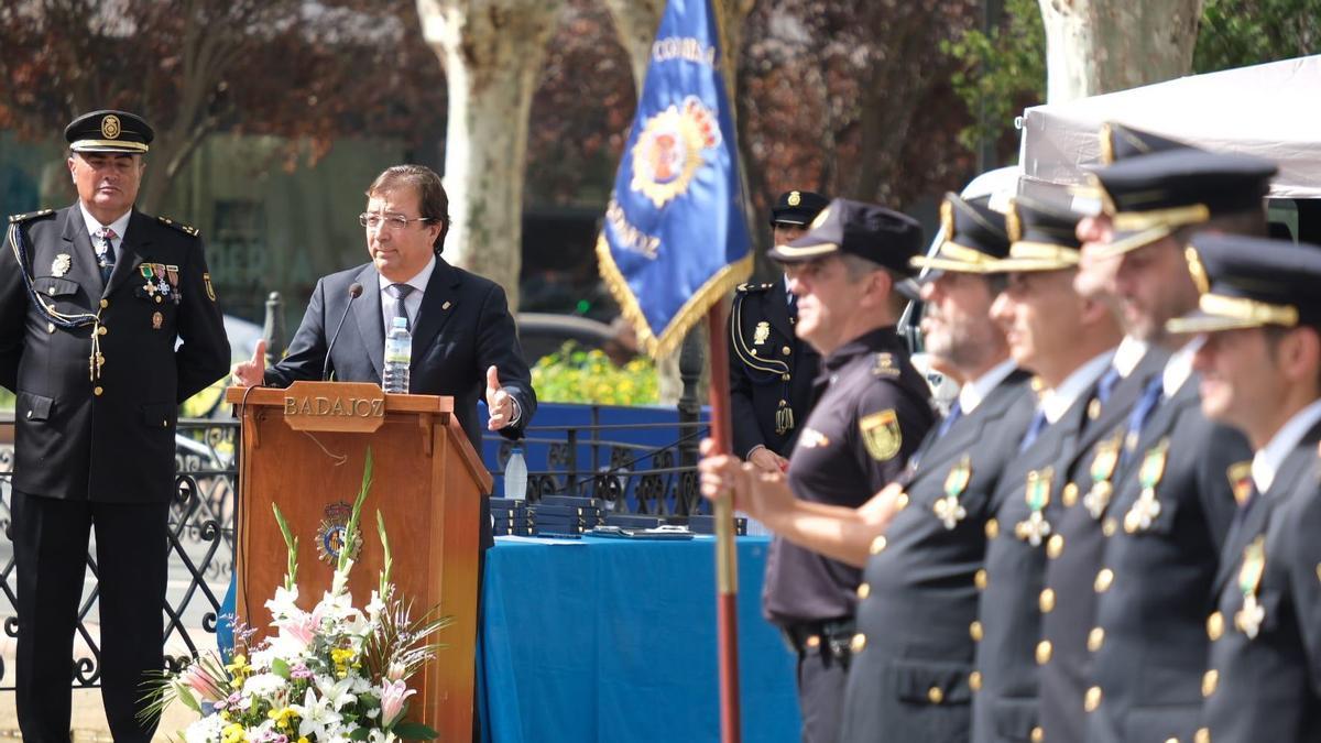 Vara durante su intervención en el acto por el Día de la Policía Nacional este martes en Badajoz.