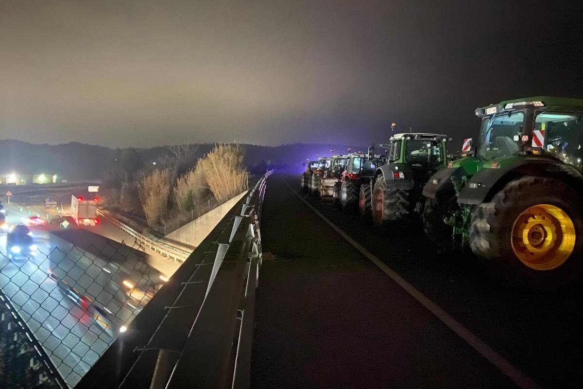 Tractores en Medinyà (Girona), en su camino hacia Barcelona