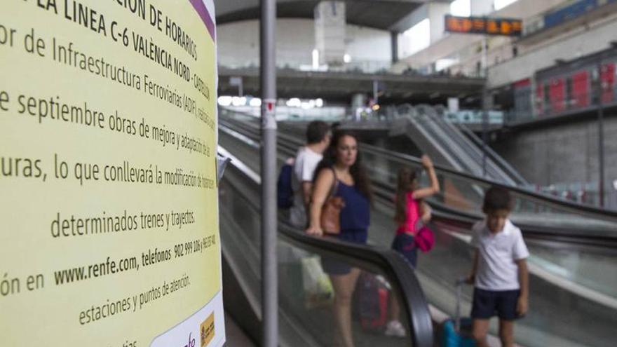 Los usuarios cargan contra el recorte de trenes y Renfe solo lo reforzará con un bus