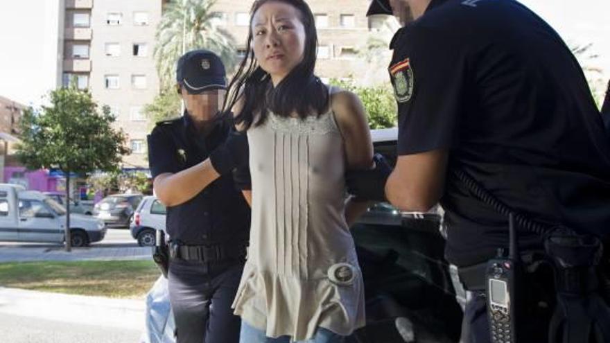 La detenida acude a la reconstrucción de los hechos.