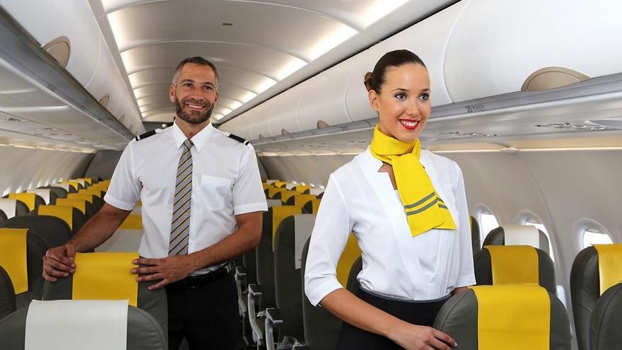 Vueling quiere incorporar personal de cabina para atender en sus vuelos.