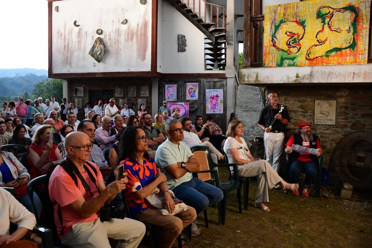 Público asistente a la Xuntanza Obradoiro de A Solaina de Piloño.