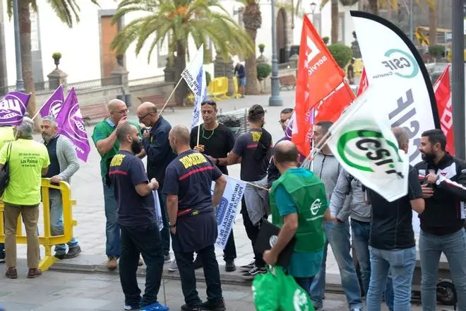 Concentración de protesta de los trabajadores municipales