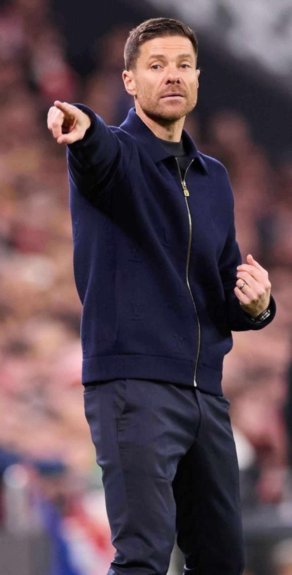 Mirades posades en Xabi a la tornada del Madrid