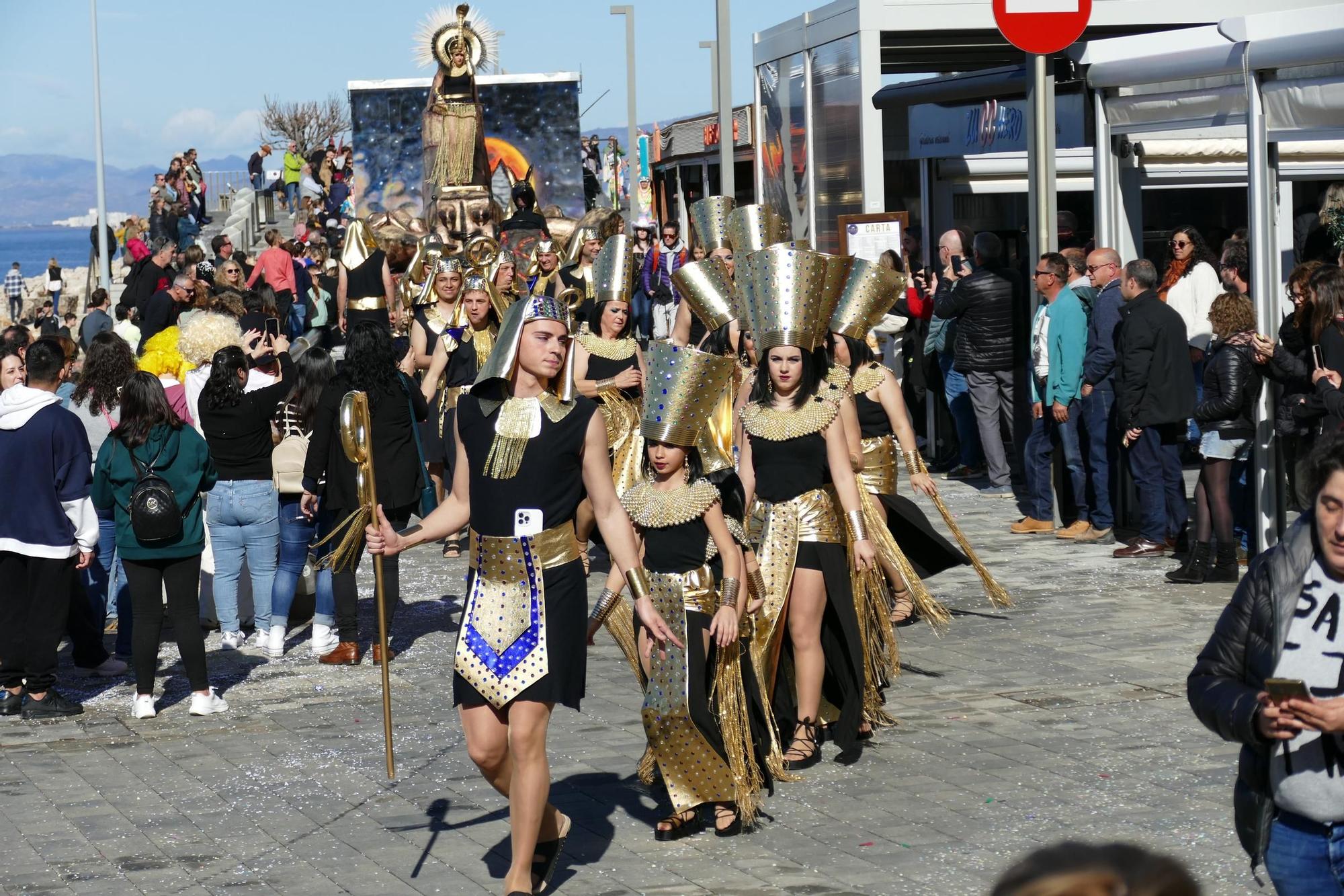 L'Escala s'acoloreix amb la rua de carnaval