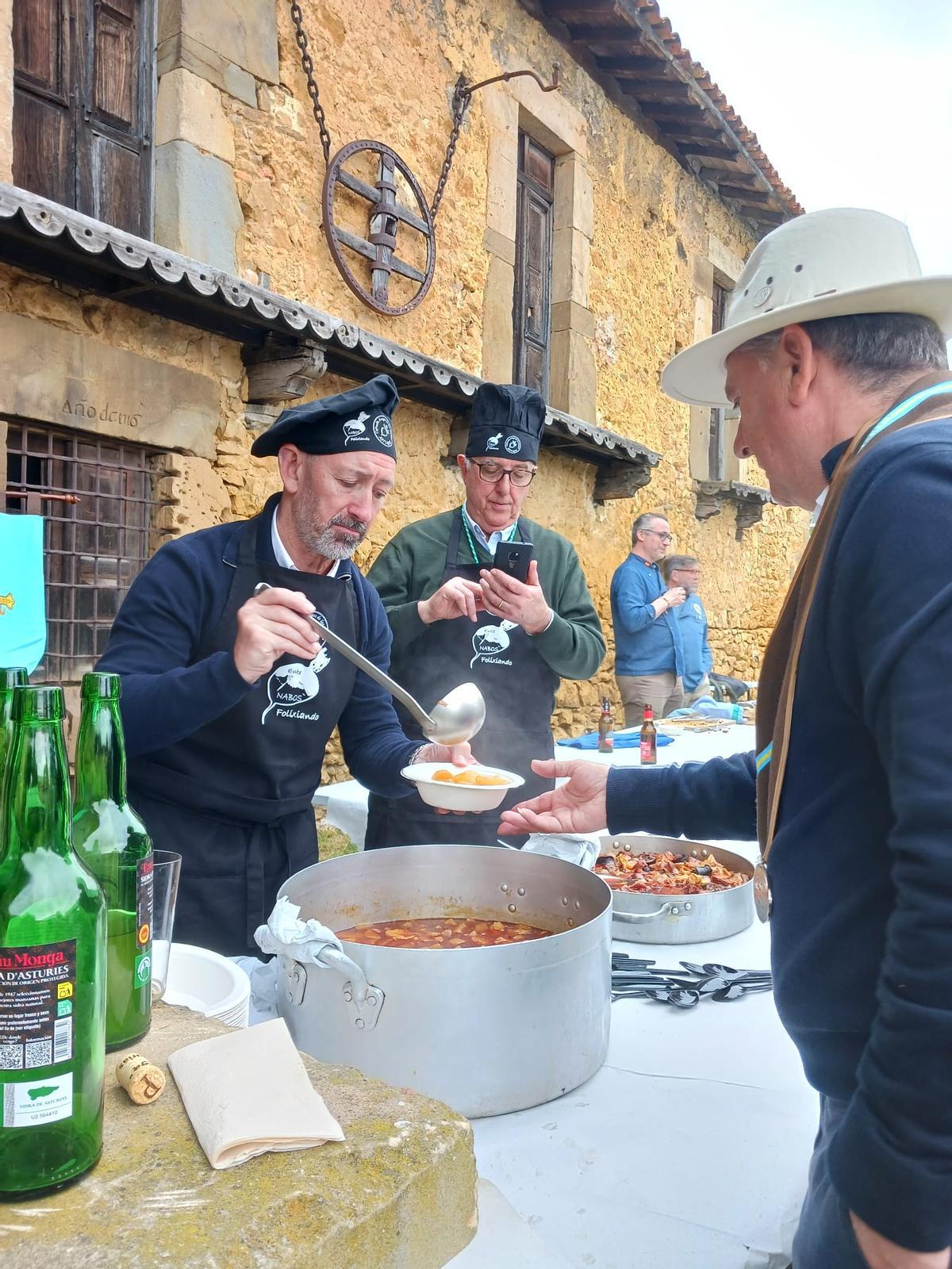 Las imágenes del encuentro de cofradías gastronómicas en Valdesoto