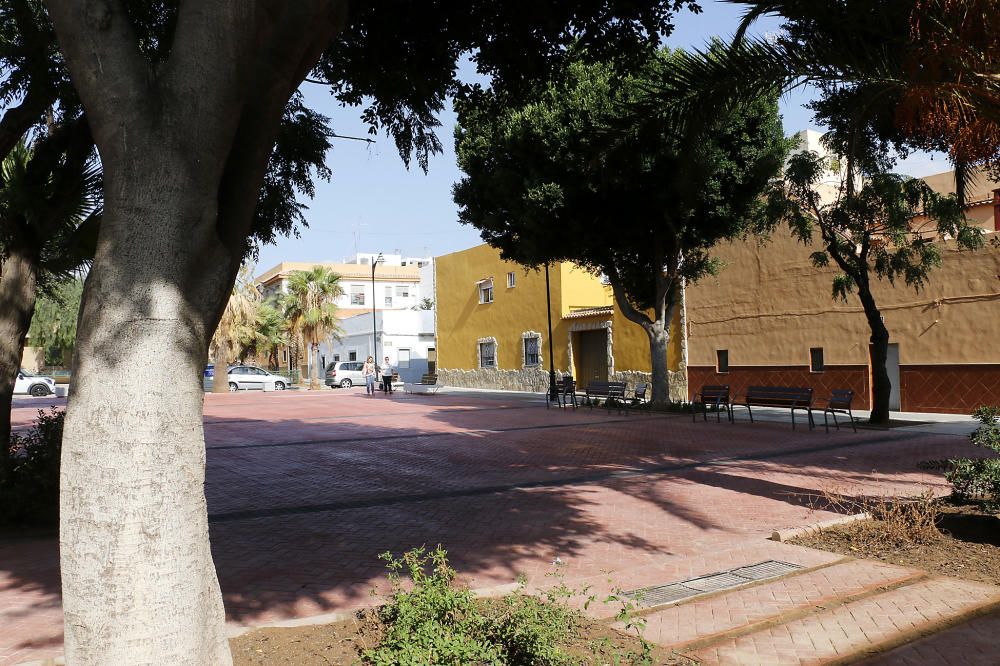 Obras en la plaza Luis Vives de Puçol.