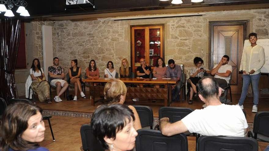 La asamblea tuvo lugar anoche en el Centro Cultural Vista Alegre. // Bernabé/Javier Lalín