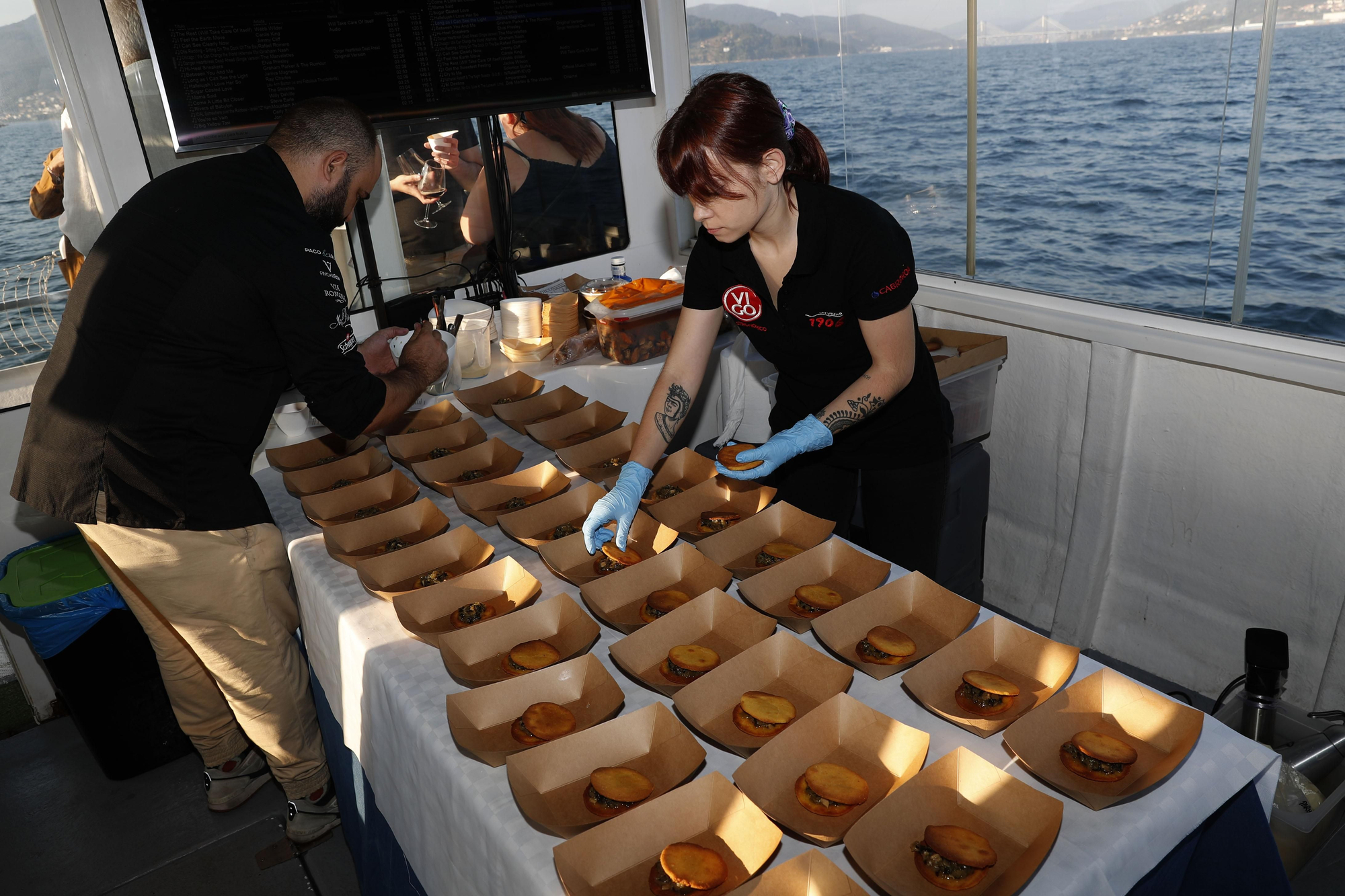 Ocho tapas de ensueño y un brindis al atardecer: así son los paseos SolPor por la ría