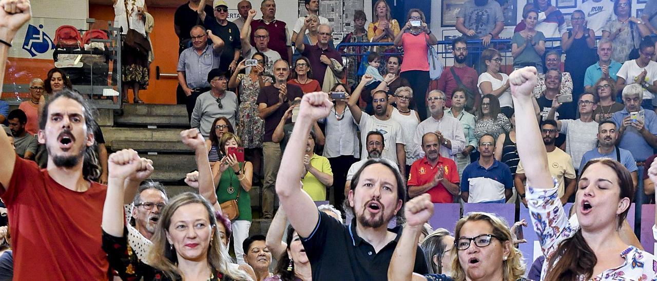 La guerra abierta en Podemos empaña la búsqueda de relevo a Santana