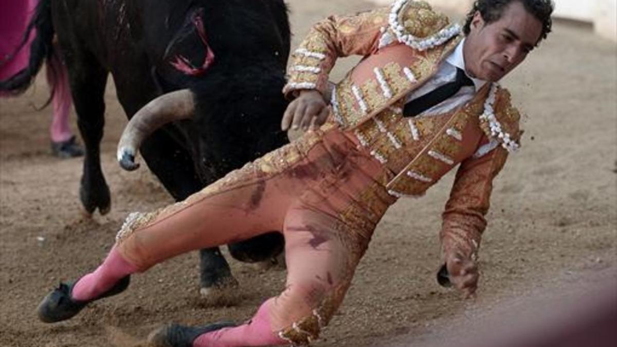 Fandiño, en el momento de la cogida mortal, ayer, en Aire-sur-l'Adour.