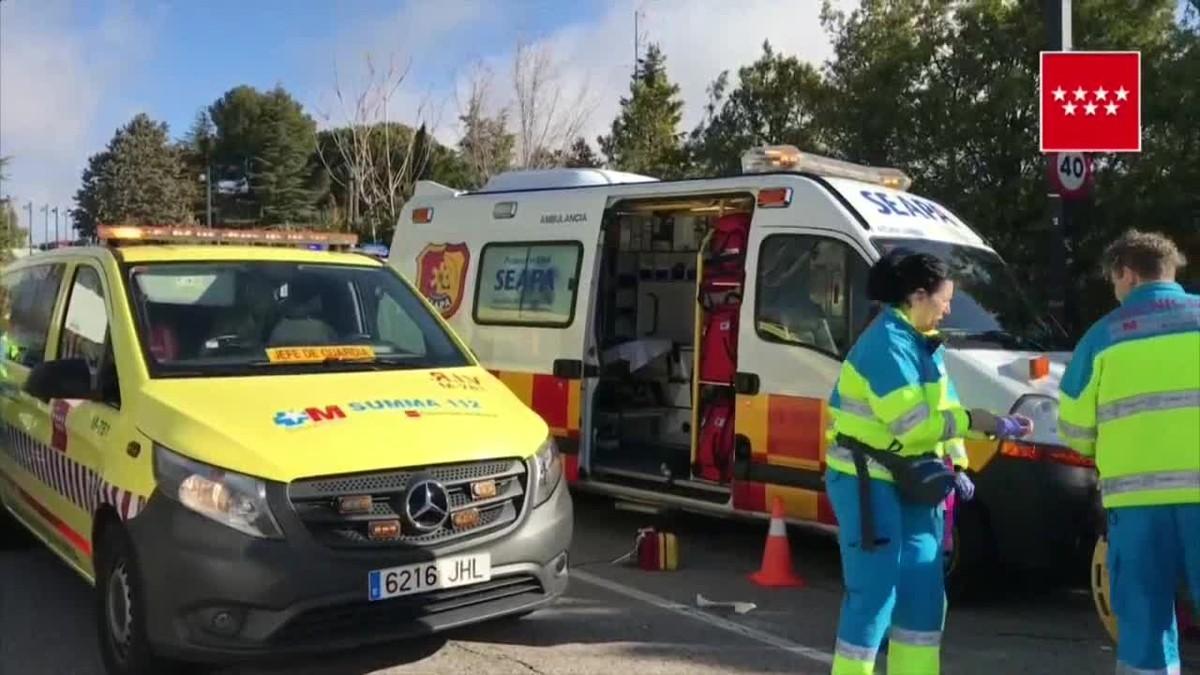 Una o diverses persones han atacat el conductor, li han disparat en nombroses ocasions, i el seu cos ha quedat estès a la calçada.