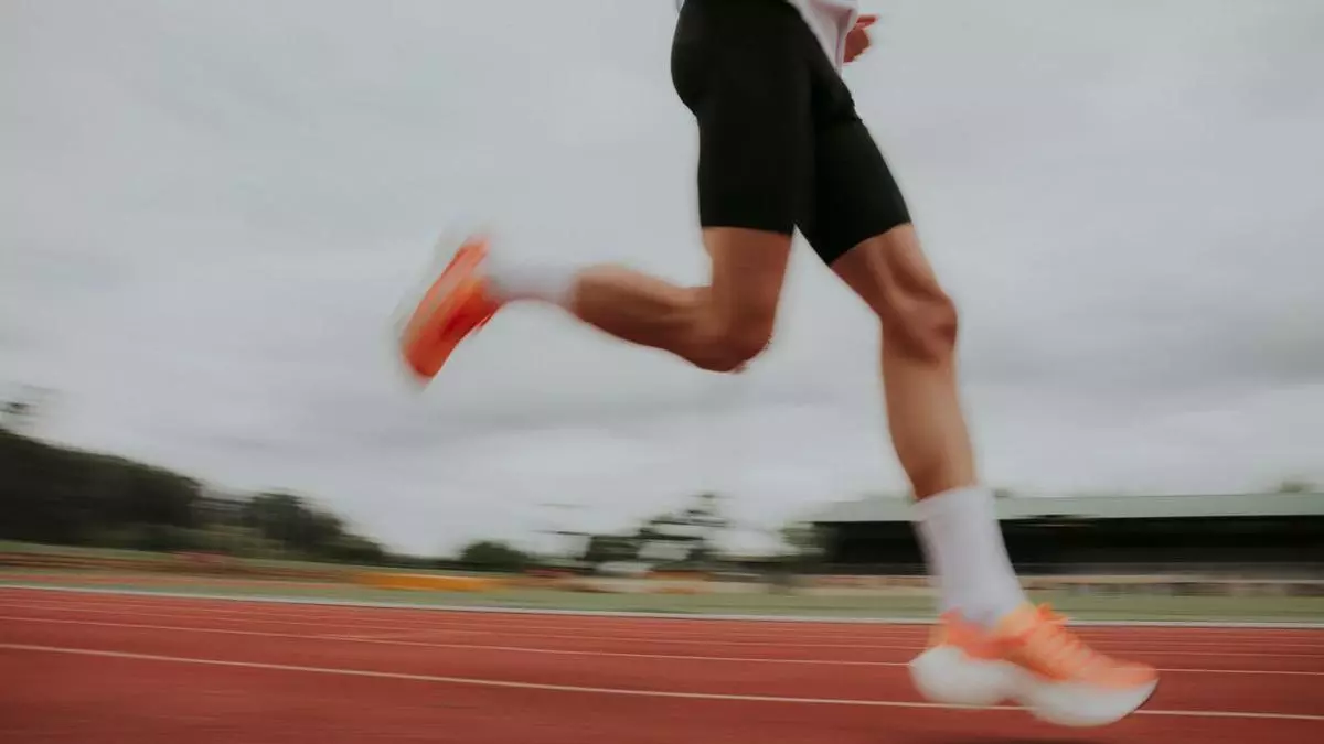 ¿Valen la pena las zapatillas con placa de carbono si no eres Kipchoge?