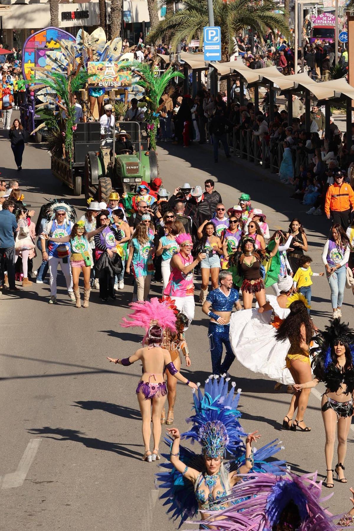 Mira aquí todas las imágenes de la rúa de Carnaval de Ibiza Mira aquí todas las imágenes de la rúa de Carnaval de Ibiza