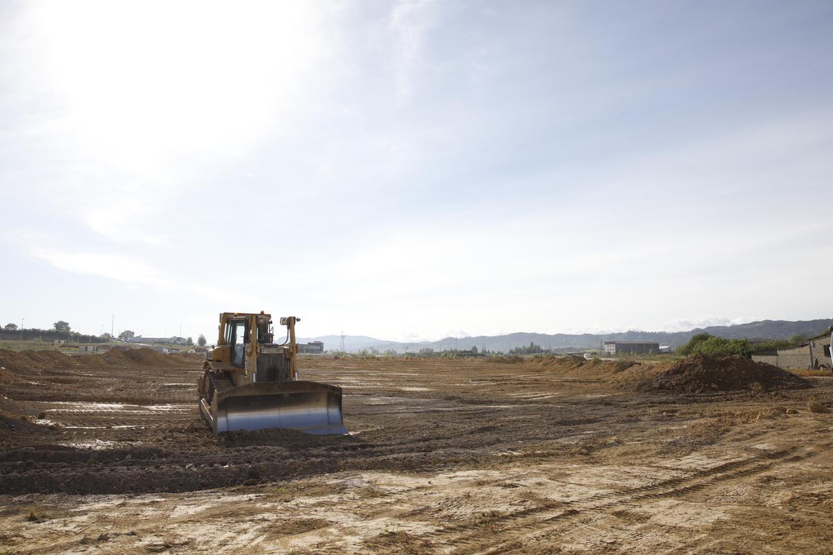 Despliegue y avance de las obras de Amazon en la parcela de Bobes