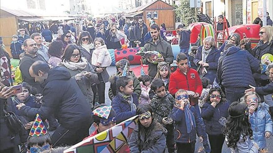 Vila-real sabe a feria y a tradición belenística