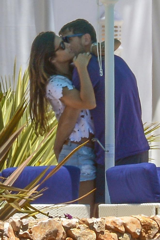 Los besos de Iker Casillas y Sara Carbonero: en el Algarve, en 2014