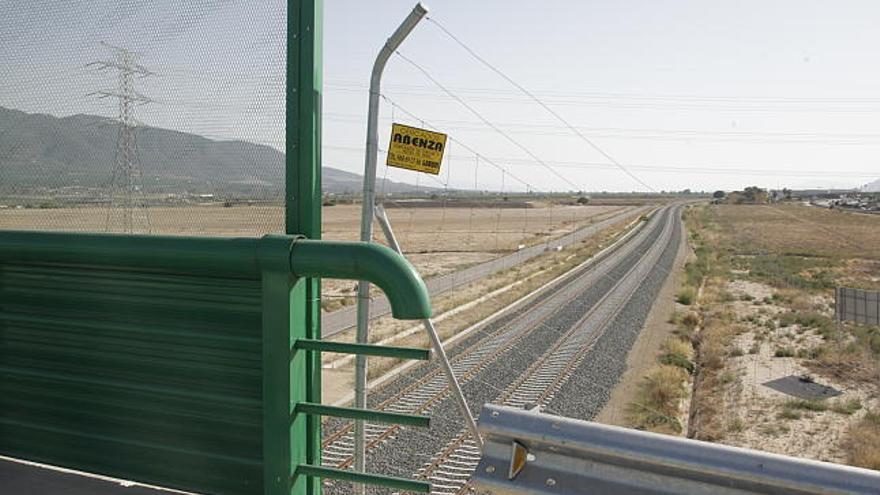 La terminación de las obras del AVE en el tramo de Sangonera a Librilla ha permitido que en la línea que une Murcia con Lorca haya al menos seis kilómetros de doble vía
