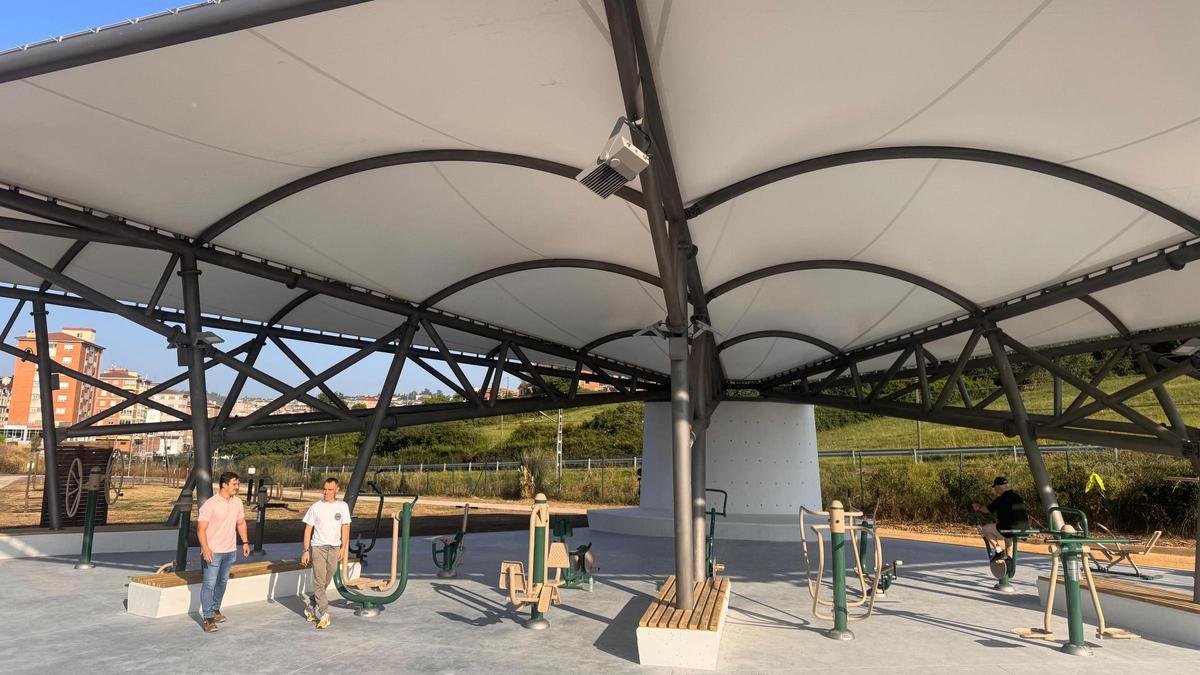 La nueva cubierta del parque biosaludable de Los Campos.