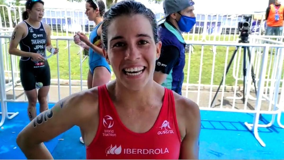 Miriam Casillas, sonriente tras cruzar la meta en octava posición en Yokohama.