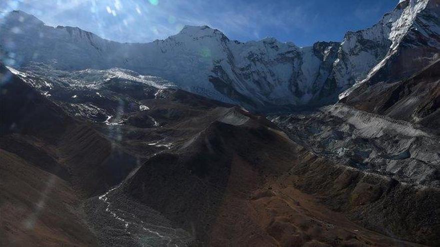 La primera carretera al Everest, una vía más segura hasta el techo del mundo