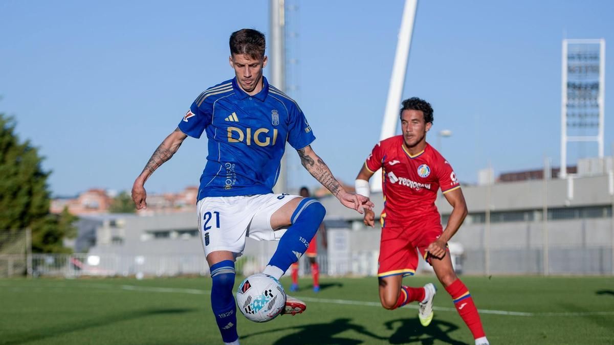 Ilic, en el duelo del Real Oviedo ante el Getafe en Las Rozas