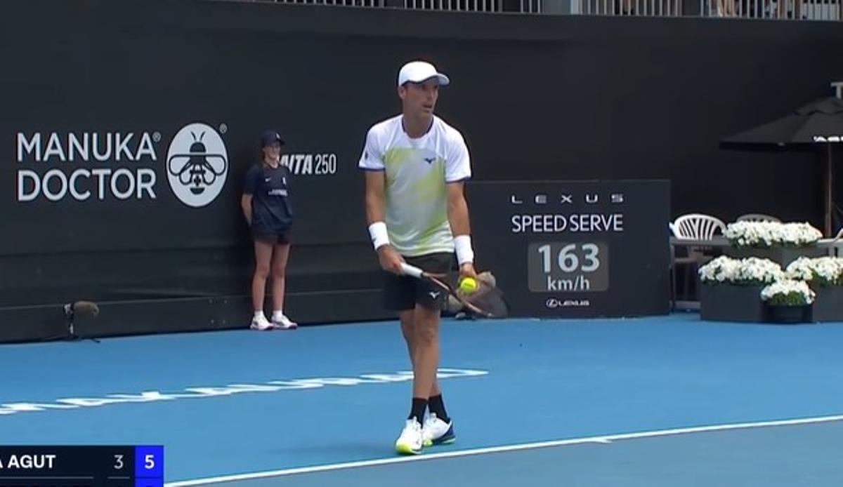 Roberto Bautista, durante su partido en la primera ronda del ATP de Auckland.