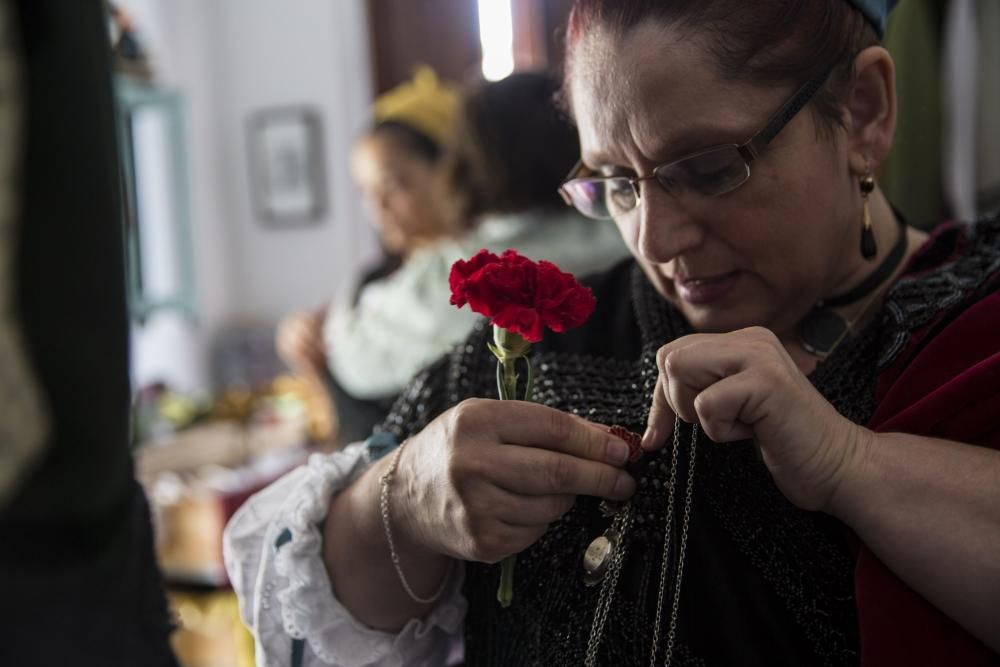 Ceremonia de vestir el traje de llanisca