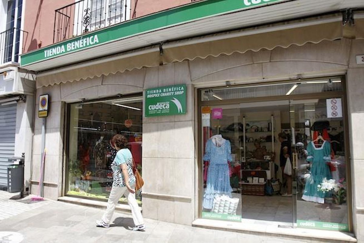 Tienda de Cudeca en calle Compañía.