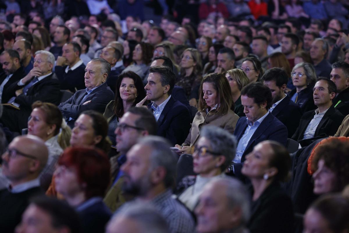Fernando Roig, entre los asitentes a la jornada.