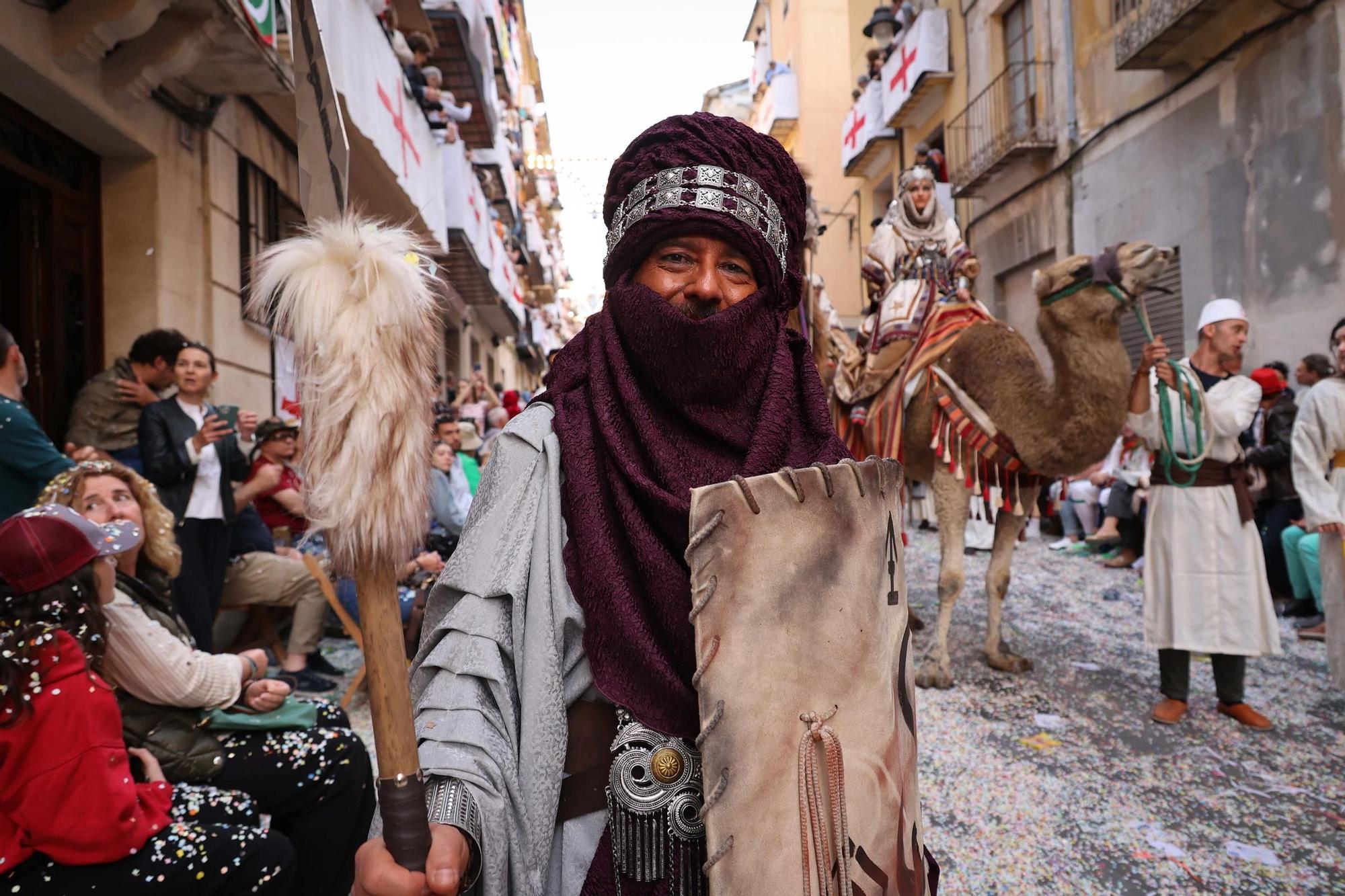 La mujer hace historia en la Entrada Mora de Alcoy