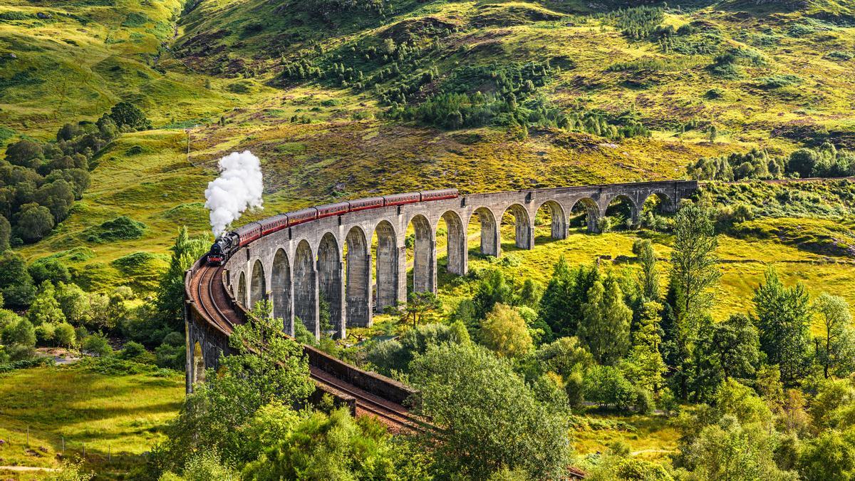 El viaducto de Glenfinnan famoso por las películas de 'Harry Potter'