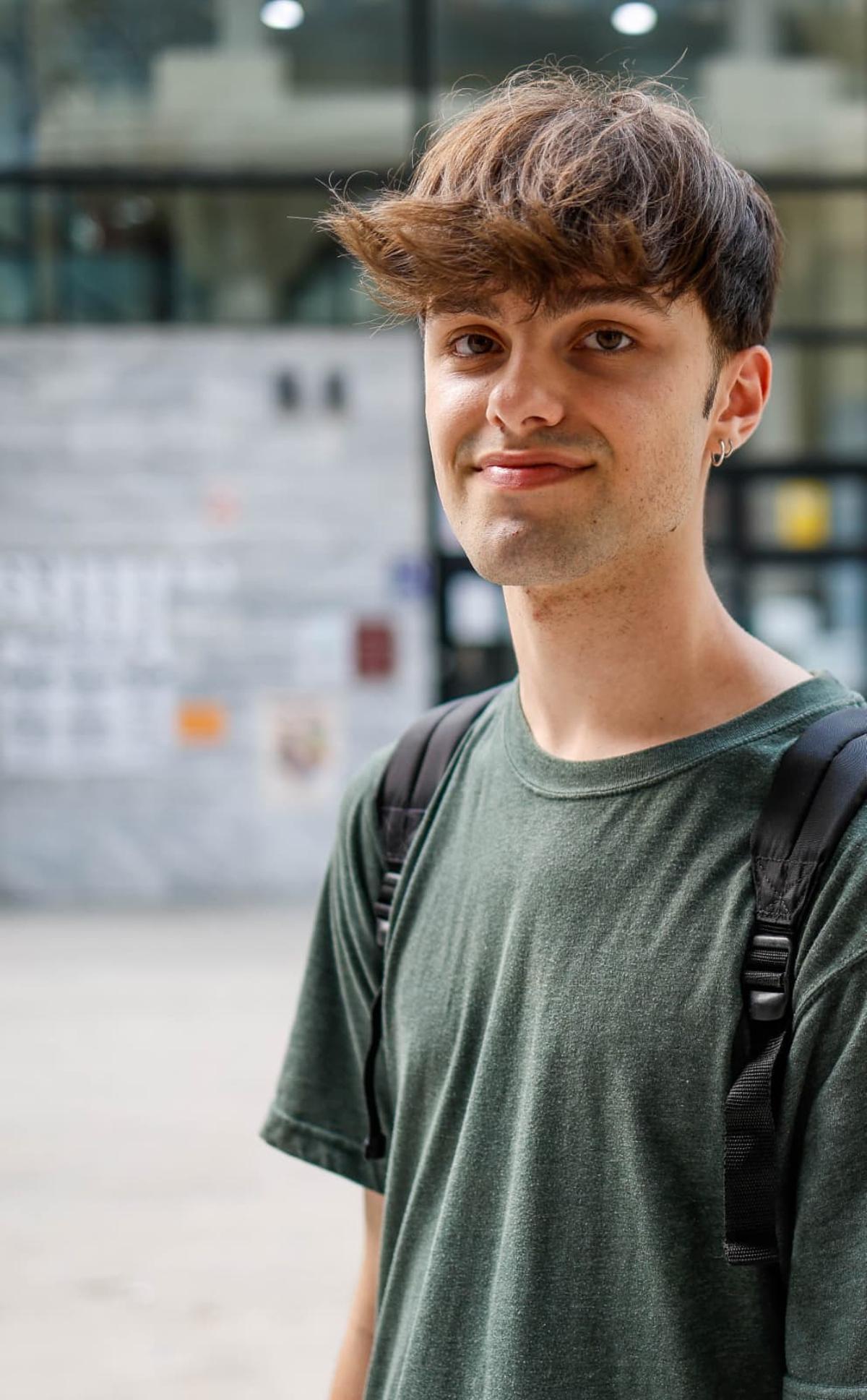 Guillem Ramírez, mejor nota de las PAU de 2026 en la UPV, ante el IES Abastos