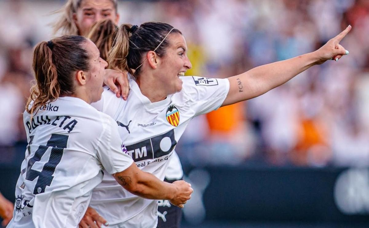 Monente tras marcar el gol del ascenso del Valencia CF a Liga F.