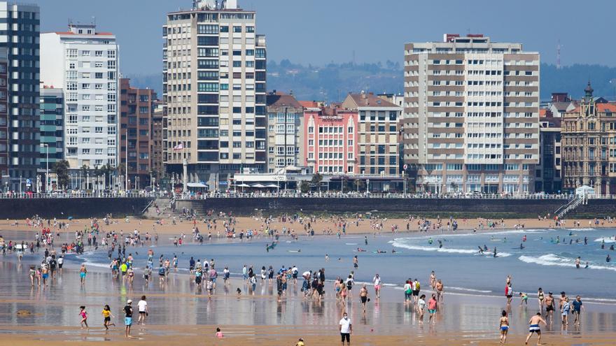 Calor en Gijón el último domingo de mayo