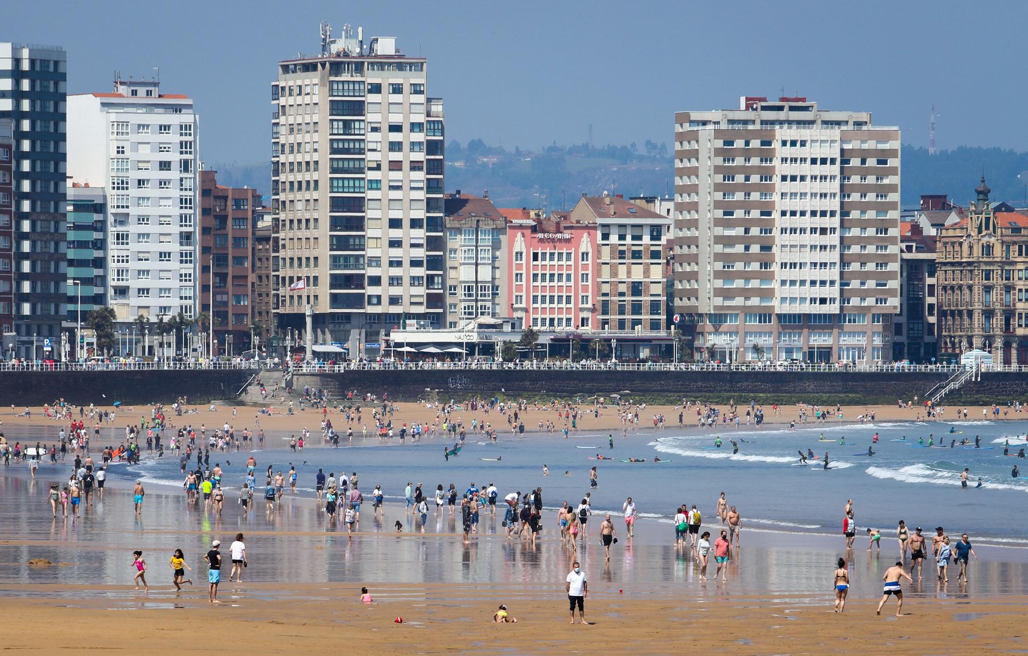 Calor en Gijón el último domingo de mayo